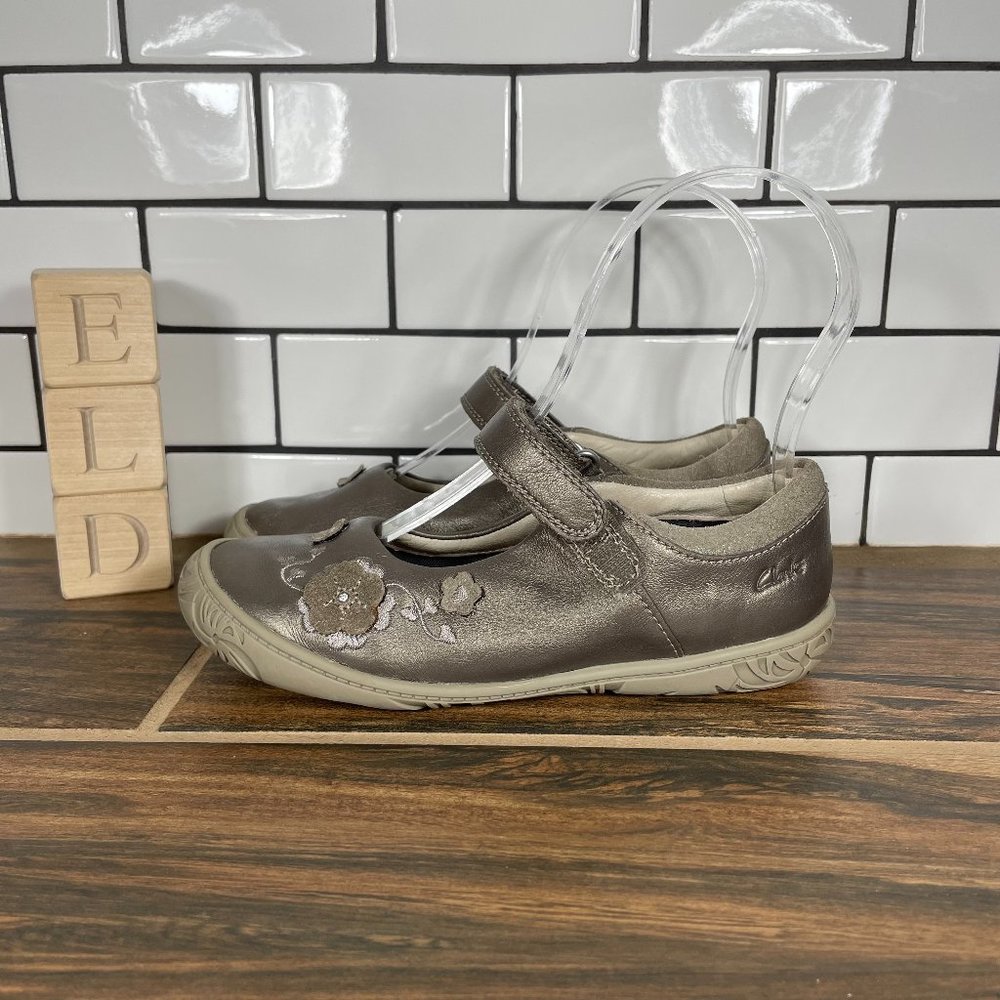 Clarks Kids 10308555 Shiny Pewter Leather Closed Toe Comfort Shoes Size 12 W